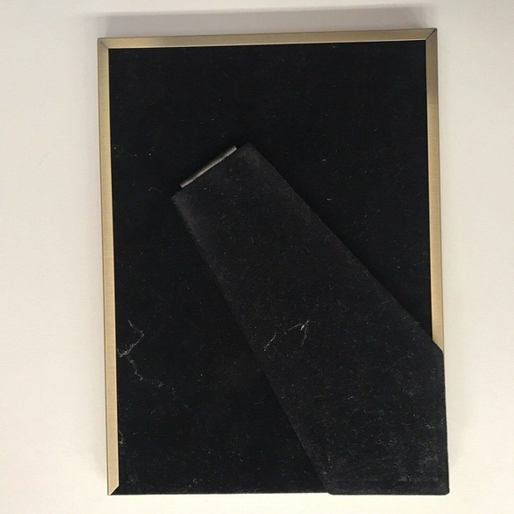 Dax Photo Frame Wood Gold Tone 5”X7” Free Standing Pre-Owned - Picture 5 of 5